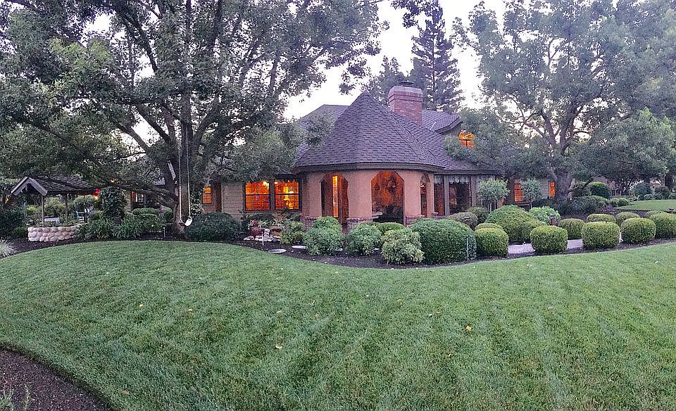 1st image of 2413 Country Club Ln