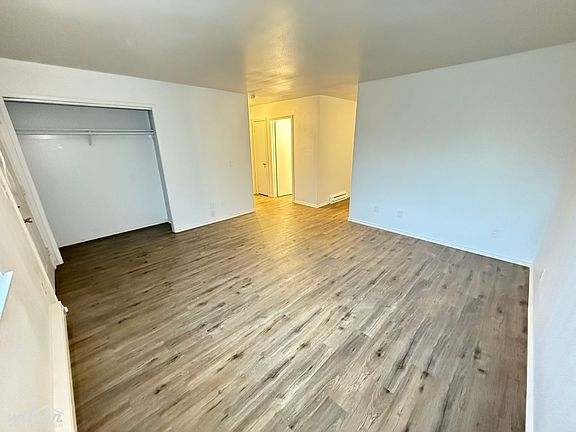 3rd image of 308 W Pierce St #3