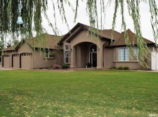 30700 E Tressa Ln, Oakdale, CA 95361