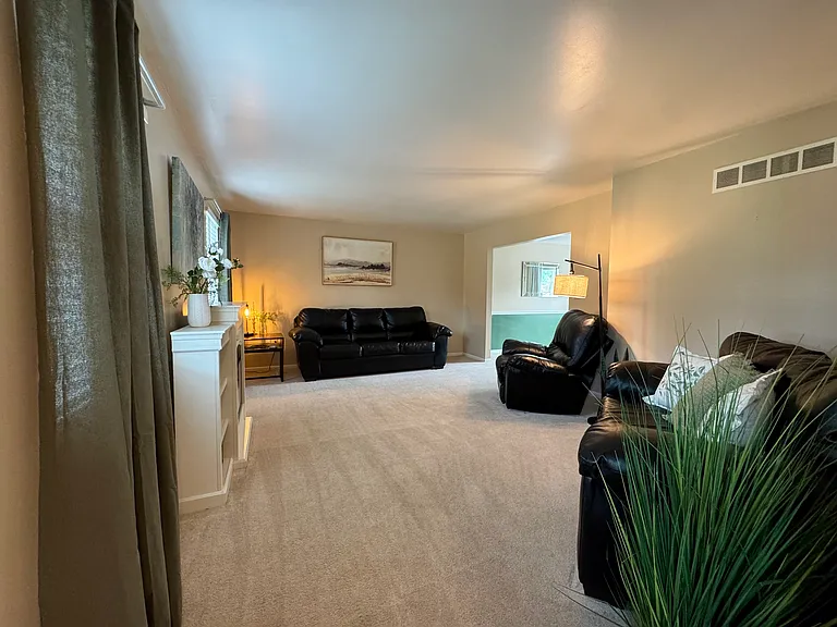 2 Michael Dr — Photo 5