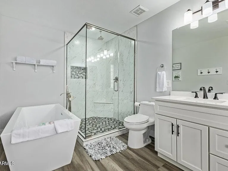 10617 W Daley Ln — Photo 18