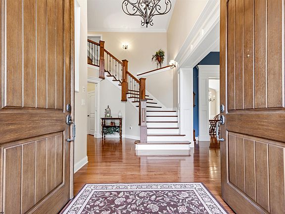 5th image of 6011 Woodland Bluff Rd