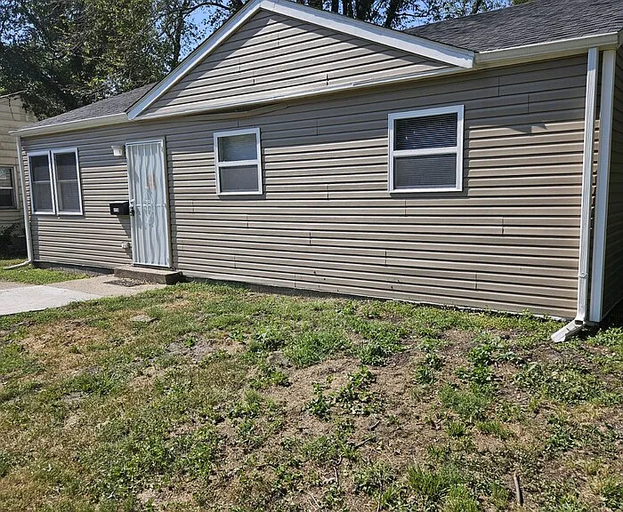 1118 Benton St — Photo 4