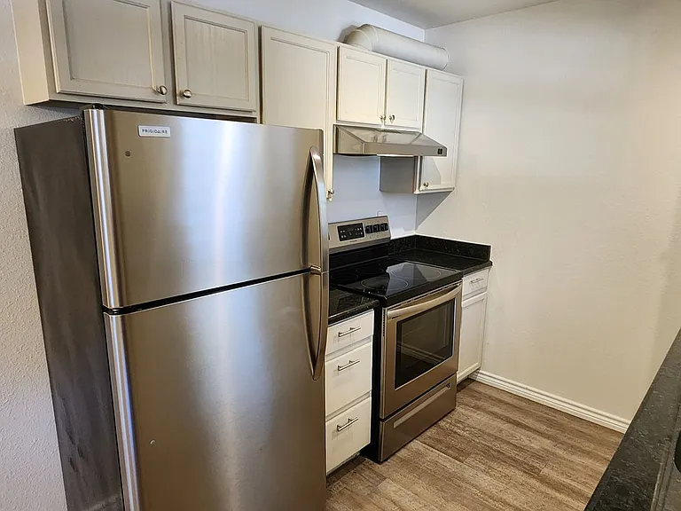 215 Eleanor Ave — Photo 22