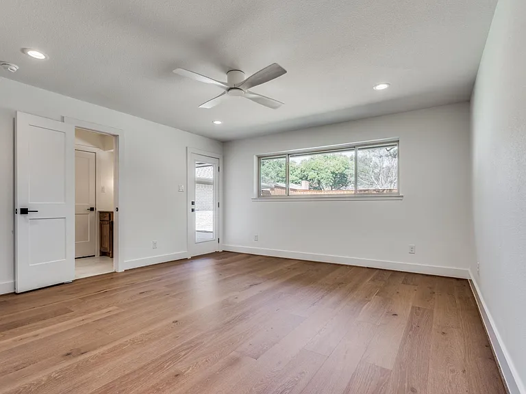 9035 Dunmore Dr — Photo 8