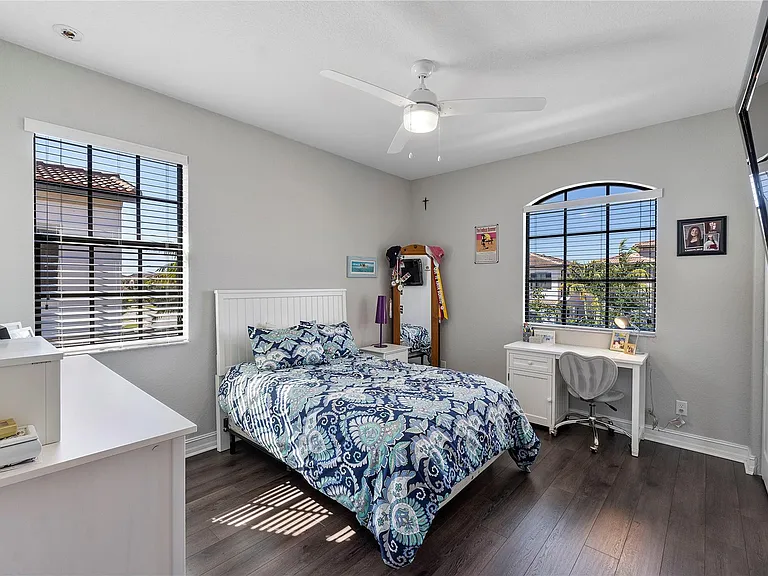 11036 Meridian Dr N — Photo 30