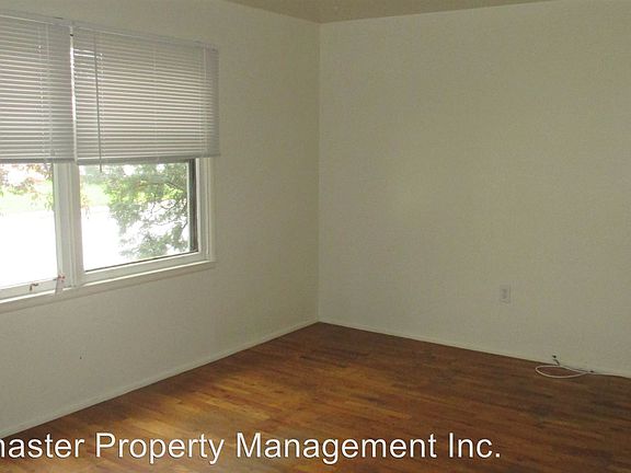 2nd image of 612 Holbrook Dr