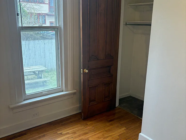 215 Lafayette Ave NE #4 — Photo 8