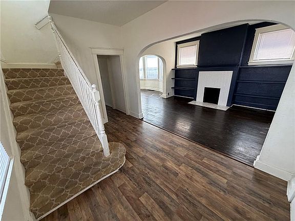 5th image of 2611 Garfield Ave