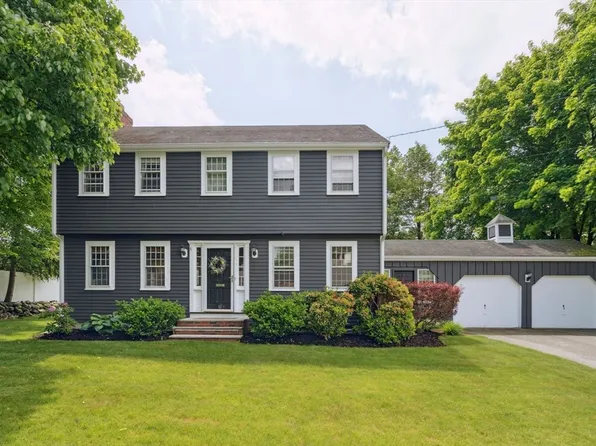 8 Grant Rd, Lynnfield, MA 01940