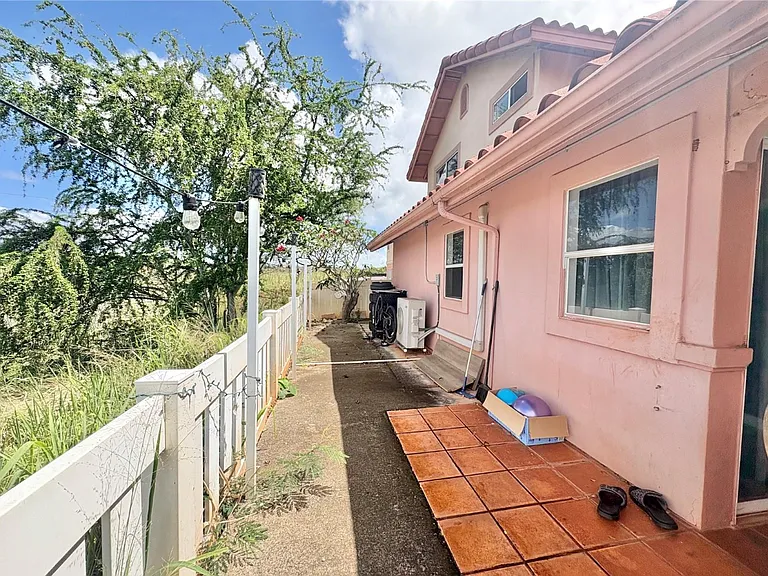 94-201 Kikepa Pl — Photo 12