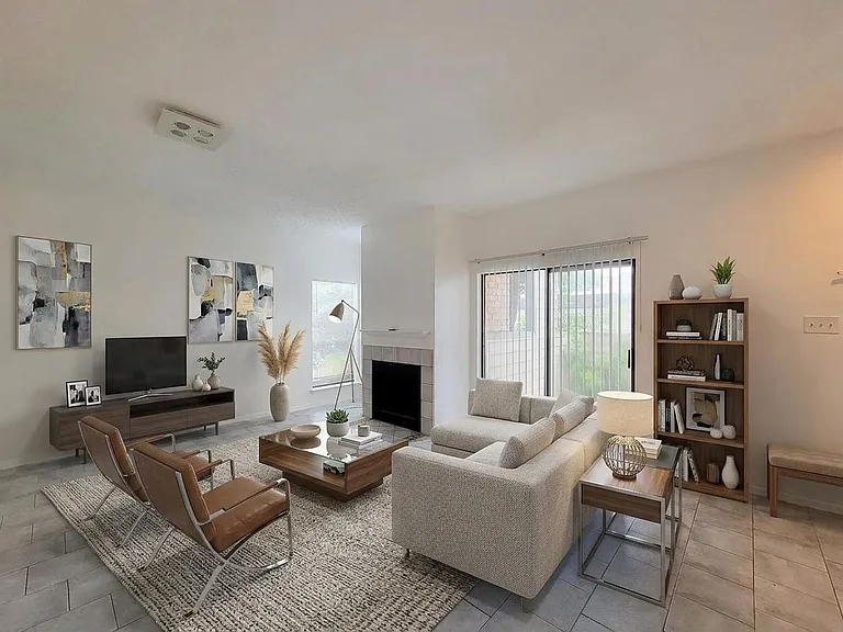 7119 N Holiday Dr — Photo 3