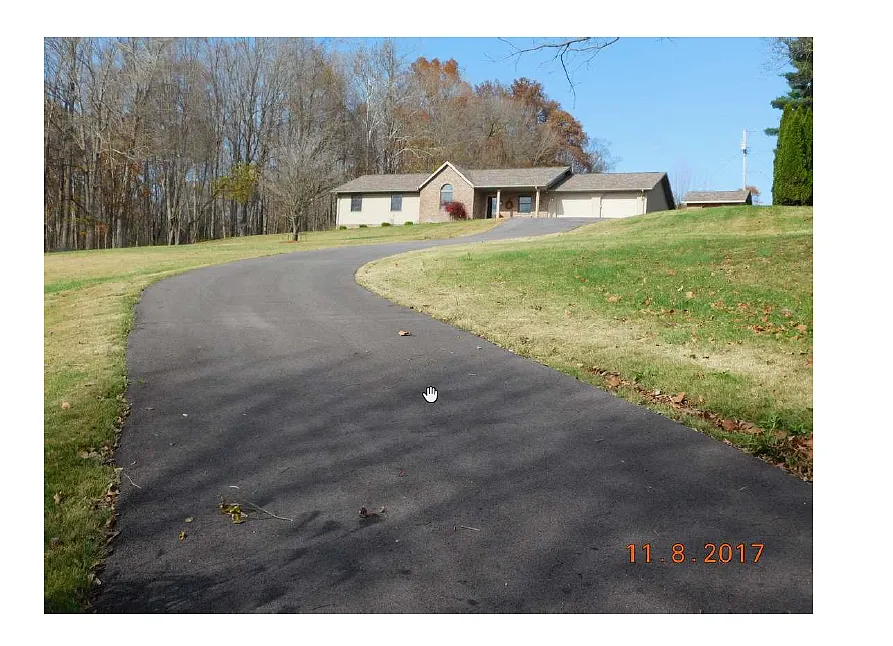 1767 Valley View Dr photo 1