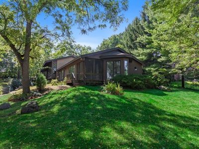 1336 Geneva Rd, Saint Charles, IL, 60174