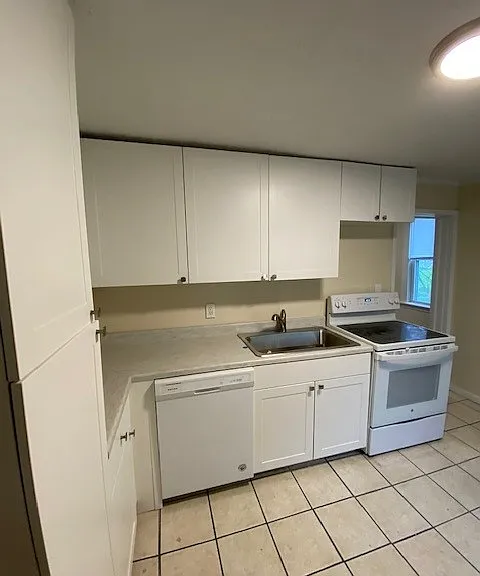 740 Oakland Ave SW — Photo 1