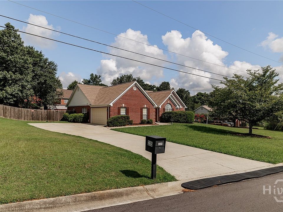 2nd image of 335 Nassau Lane