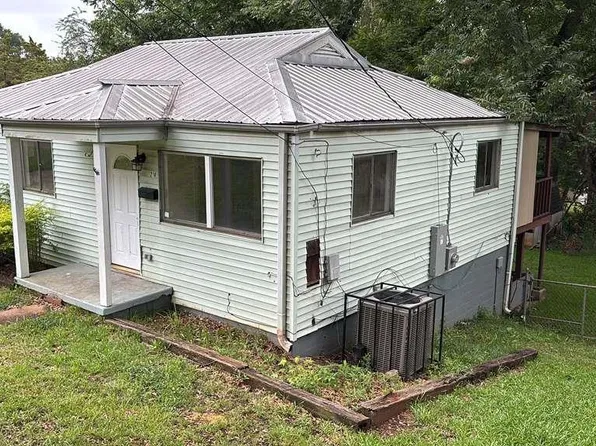 216 Pine St, Bessemer, AL 35023