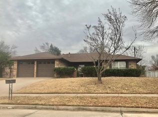 2421 Kingston Rd, Ponca City, OK 74604