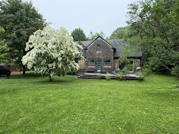 19 Curtis Ave, Camden, ME 04843