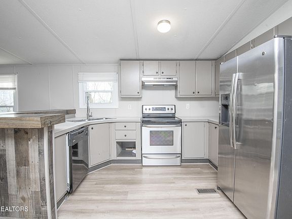 3rd image of 350 Kagley Dr