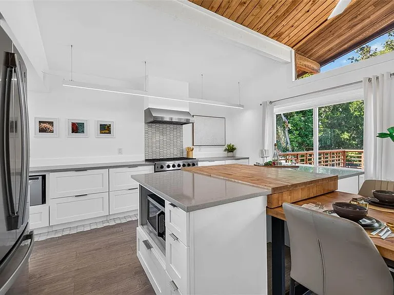 1300 Pleasant Way S — Photo 16