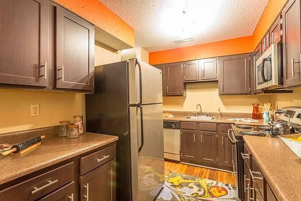 2nd image of 207 W Emerson St #3