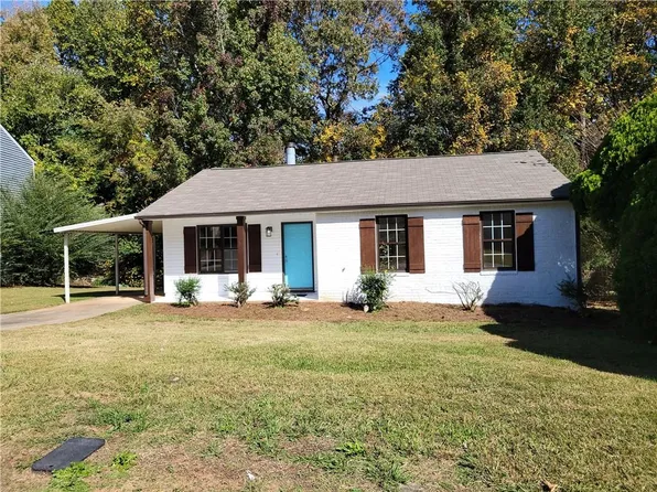 5560 Pine Gate Dr, Atlanta, GA 30349