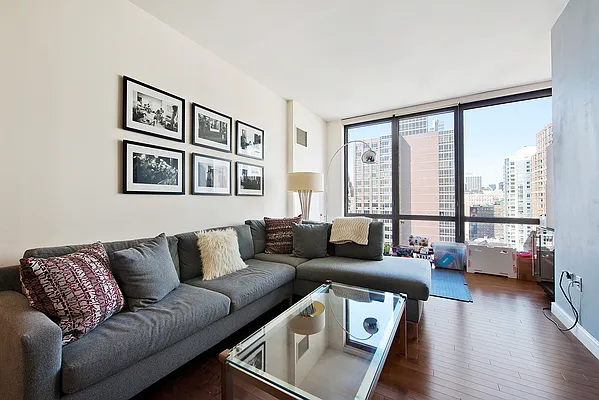 Rented by CORE | media 36