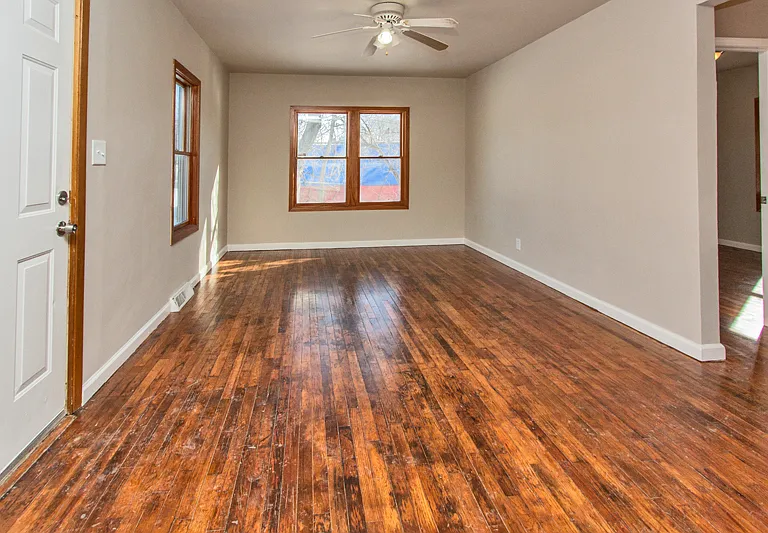902 Titus Ave — Photo 6