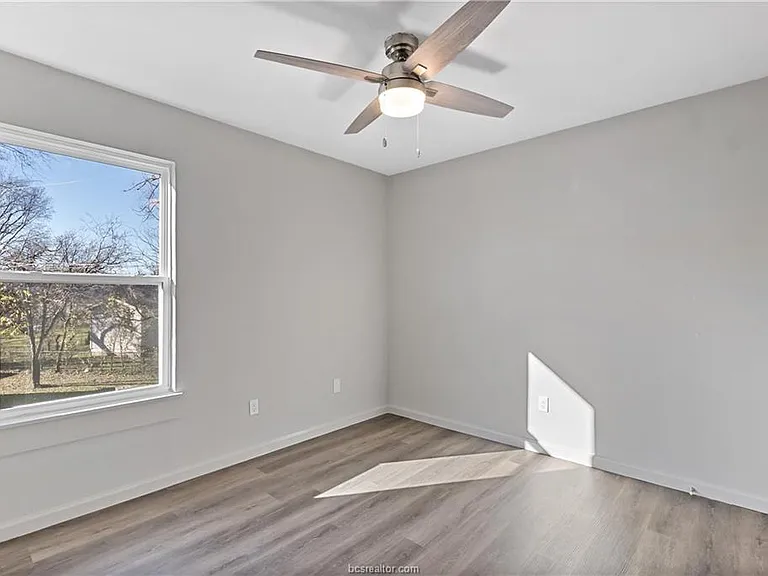 1504 Alpine Cir #C — Photo 9