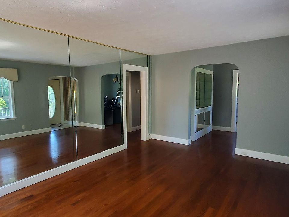 1st image of 2625 Parkview Ave