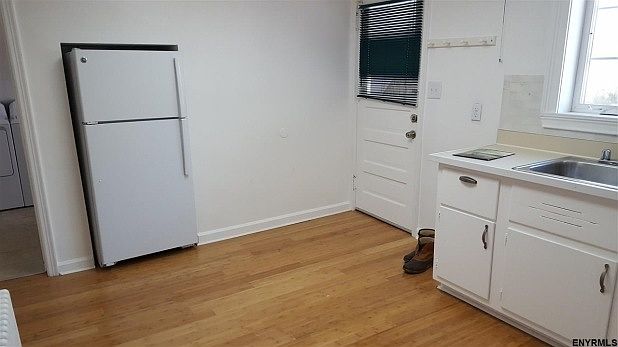 1st image of 25 Warmington St
