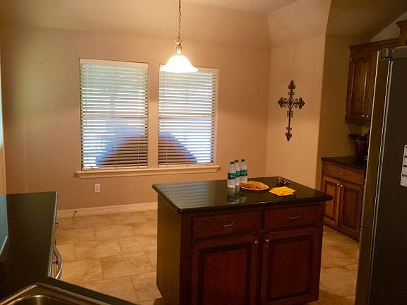 4th image of 102 Brazos Ct