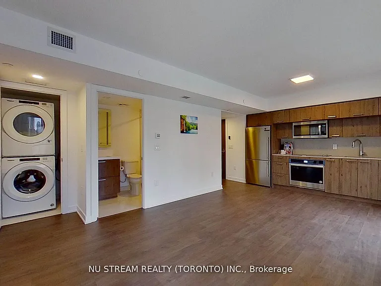 50 McCaul St #405 — Photo 14