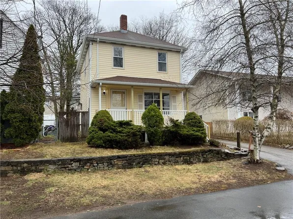 196 S Spruce St, East Providence, RI 02914