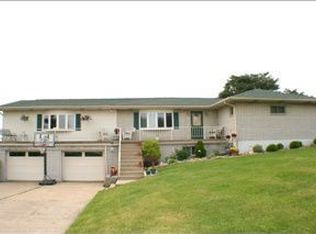 290 Sunset Ln, Glen Dale, WV 26038
