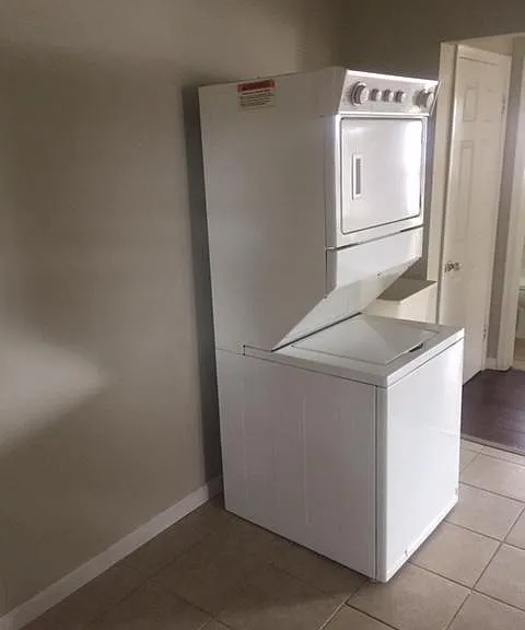 344 E Miller Ave — Photo 9