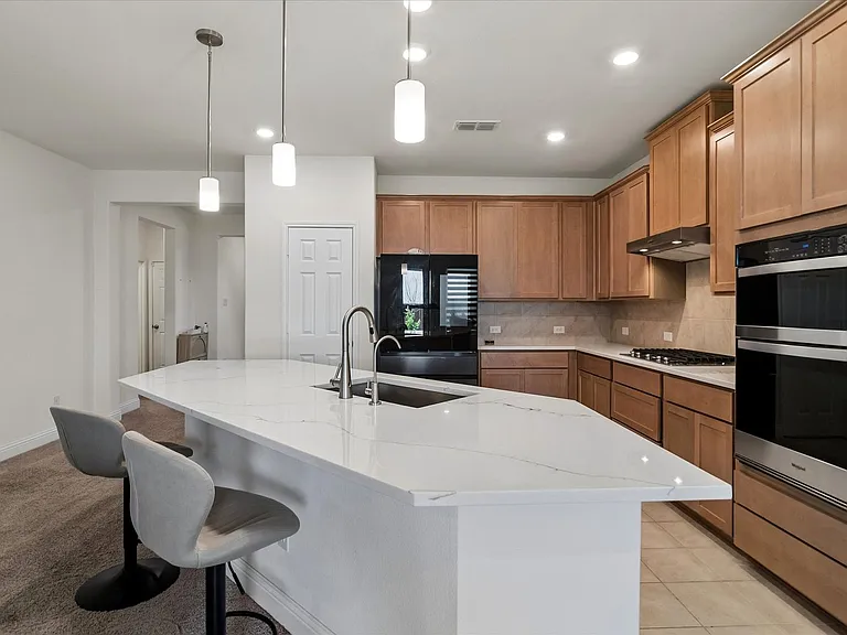 933 Brock Dr — Photo 8