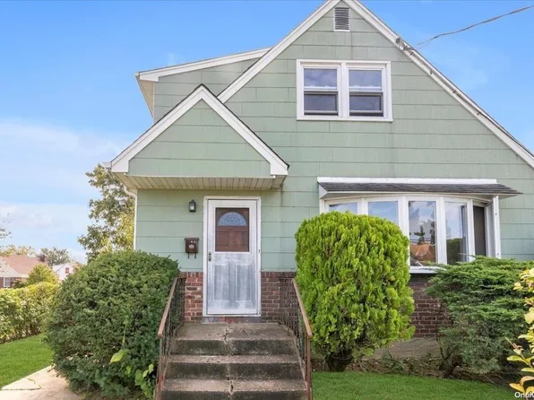 160 Lafayette Street, Williston Park, NY 11596