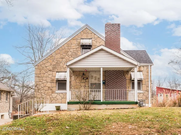 715 Hobbs Ter, Jefferson City, MO 65101