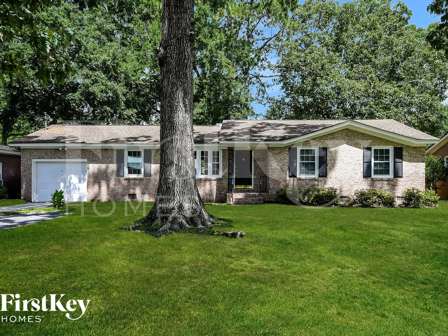 3 bed, 2.0 bath, 1474 sqft, $2,425 — Photo 1