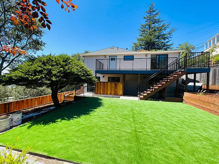 2620 Marin Ave — Photo 26