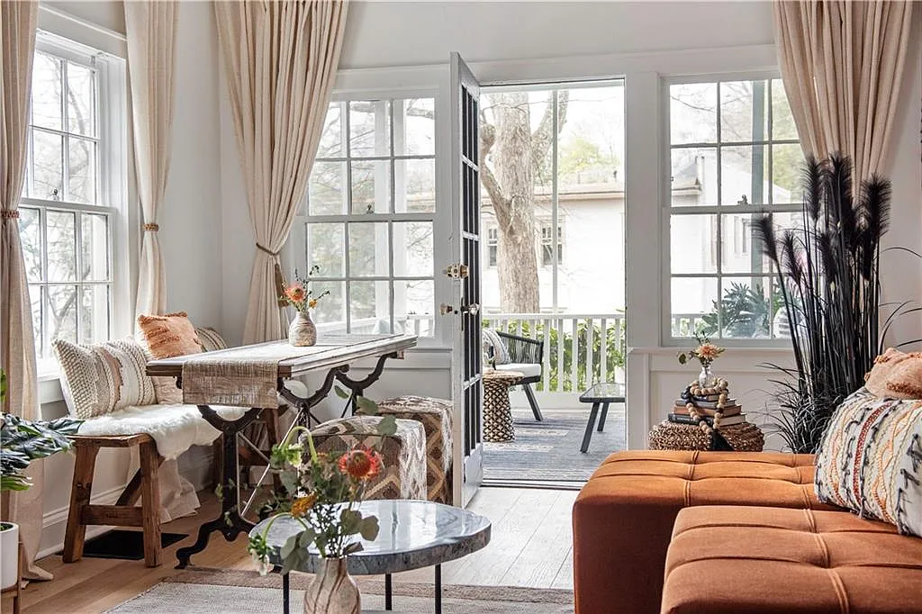 2 bed, 1.0 bath, 775 sqft, $3,700 — Photo 3