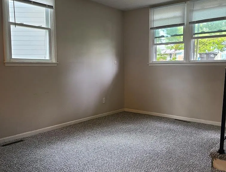 3801 Hillcrest Dr — Photo 9