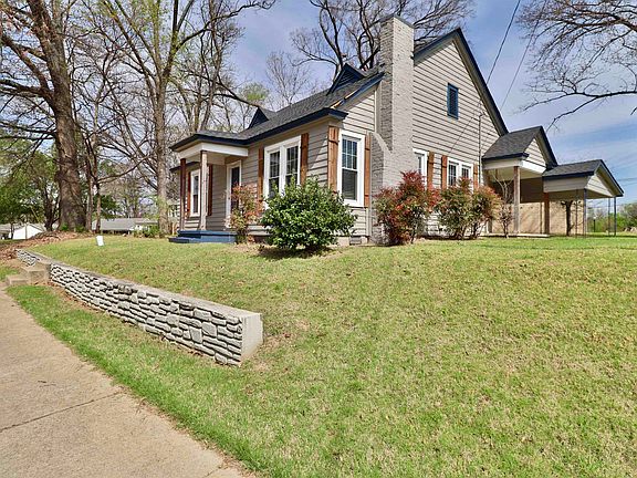 2nd image of 143 Lake Dr