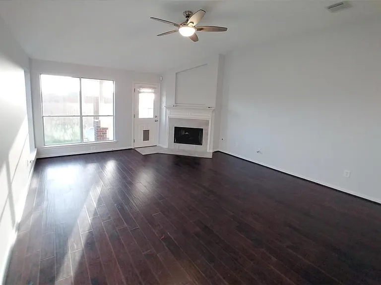 8911 Starlamp Ln — Photo 11