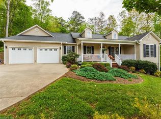 598 Brook Knoll Cir, Weaverville, NC 28787