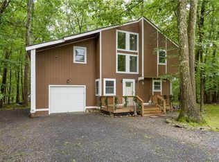205 Cedar Ln, East Stroudsburg, PA 18301
