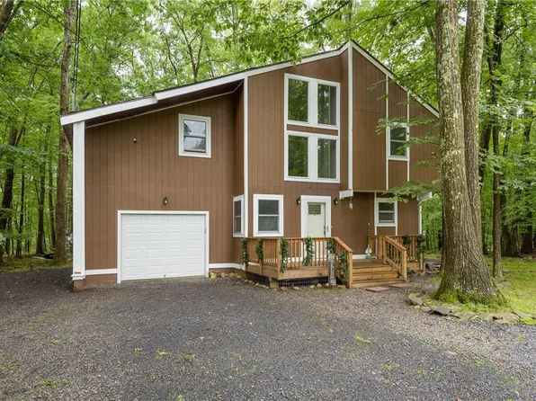 205 Cedar Ln, East Stroudsburg, PA 18301