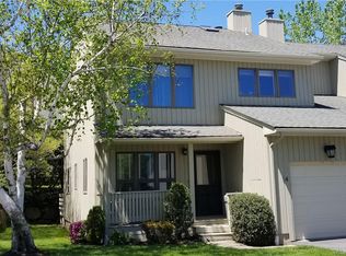 14 Tulip Tree Ln, Mamaroneck, NY